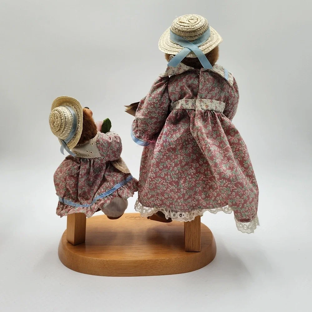 Robert Raikes Lucille Daphne Bears Wood Face 1991 Display Set Tags Box Included‎